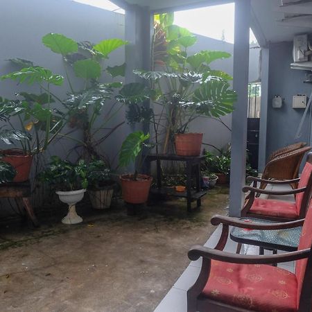 Reddoorz At Lapangan Bandara Sam Ratulangi Manado Hotel Eksteriør billede