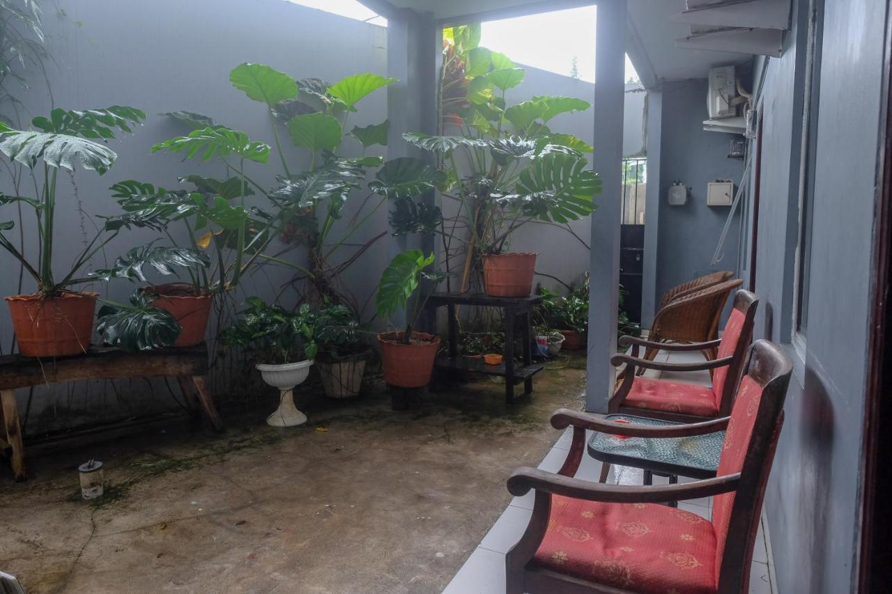 Reddoorz At Lapangan Bandara Sam Ratulangi Manado Hotel Eksteriør billede