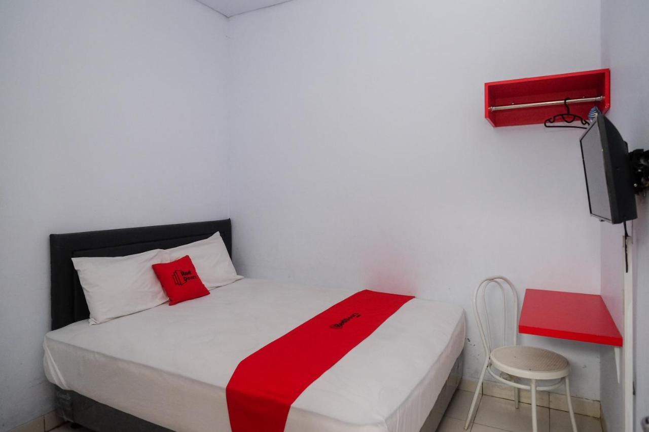Reddoorz At Lapangan Bandara Sam Ratulangi Manado Hotel Eksteriør billede